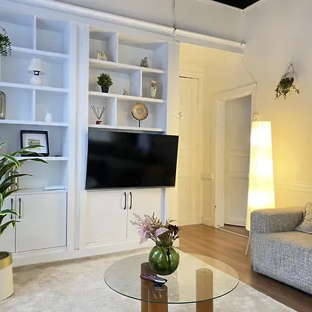 Charming Historic Balat House 2 Floors • 5 Br *