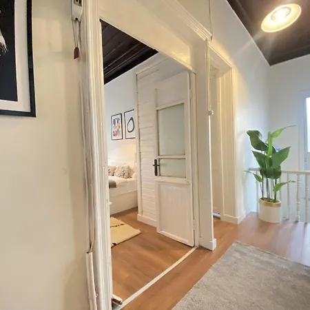 Charming Historic Balat House 2 Floors • 5 Br *