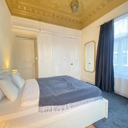 Charming Historic Balat House 2 Floors • 5 Br *