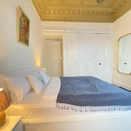 Charming Historic Balat House 2 Floors • 5 Br 伊斯坦布尔