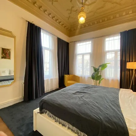 Charming Historic Balat House 2 Floors • 5 Br *