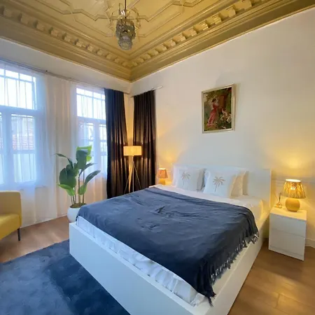Charming Historic Balat House 2 Floors • 5 Br * اسطنبول