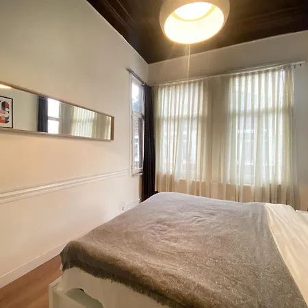 Charming Historic Balat House 2 Floors • 5 Br فيلة *