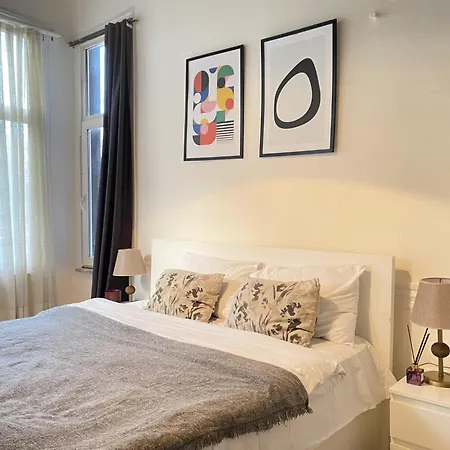 فيلة Charming Historic Balat House 2 Floors • 5 Br